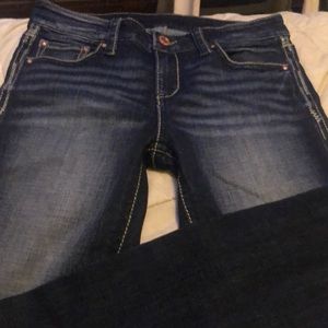 These have been sold already I’m not sure why they are listed still . Sorry